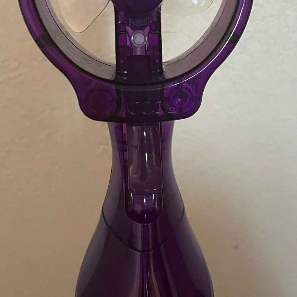 Vibrant Personal Spray for Parties
